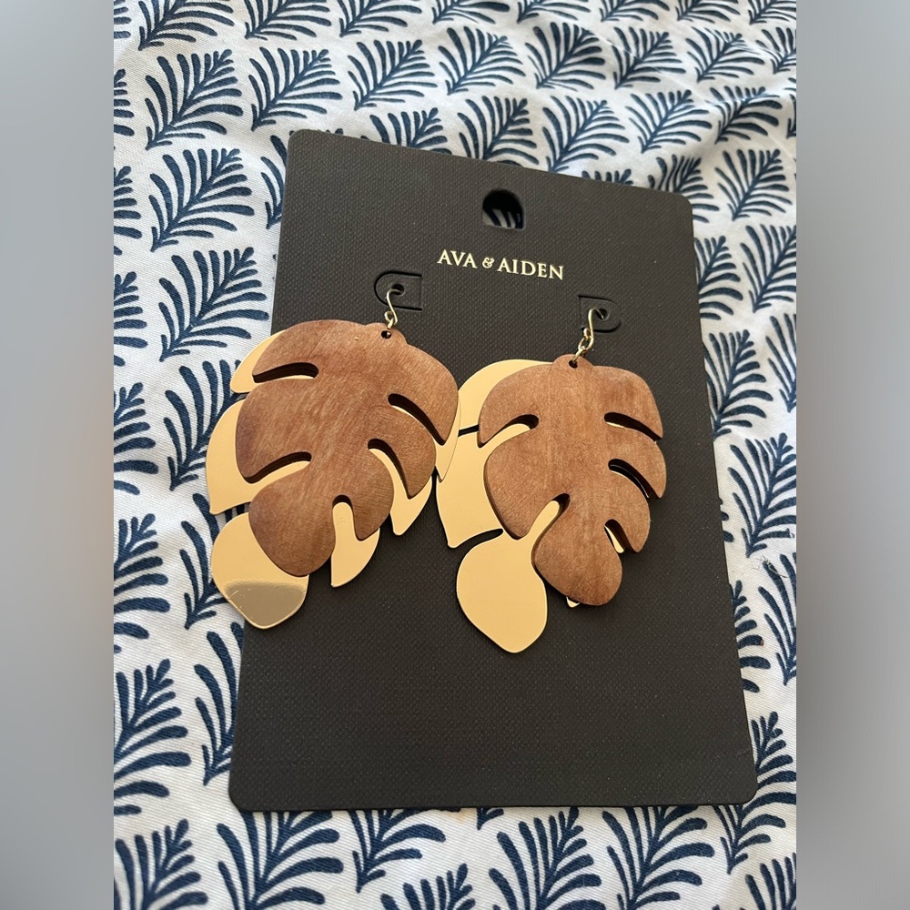 Ava & Aiden 12K Gold & Wood Leaf Earrings